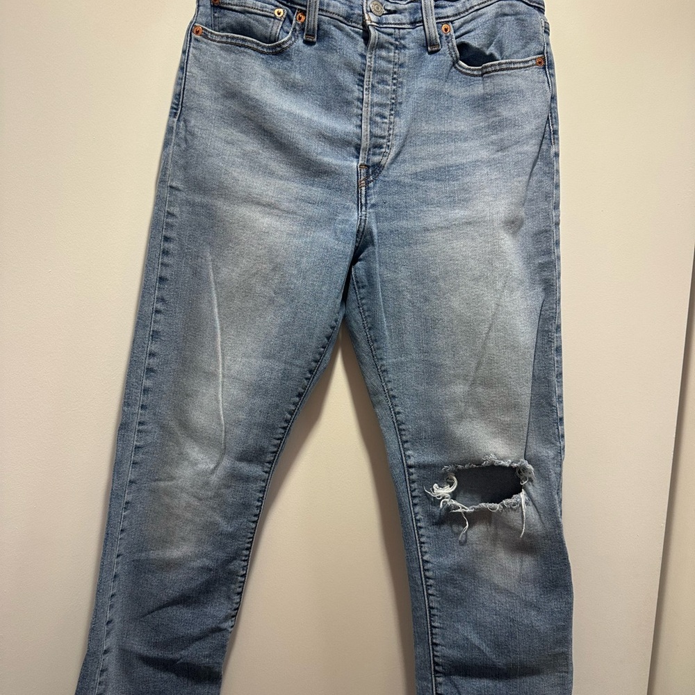 Levi's Women's Light Blue Straight Leg Jeans